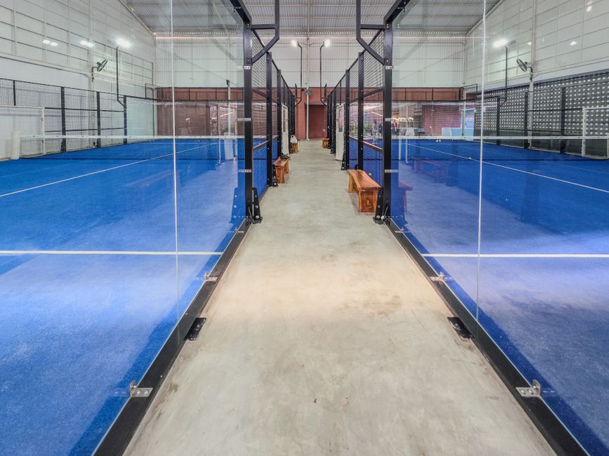Die richtige Padel-Ausrüstung: Schläger, Schuhe, Bekleidung