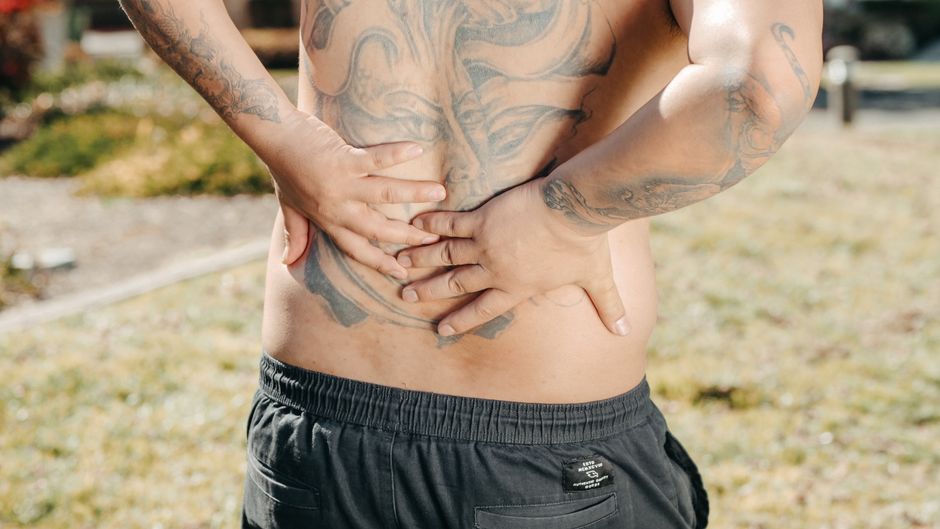 Rückenschmerzen und Krafttraining: was hilft, was schadet